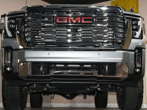 Used 2024 GMC Sierra 2500 Denali w/ Denali Reserve Package AWD/4WD image 81