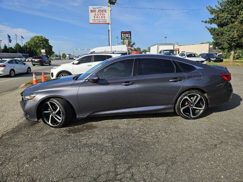 Used 2018 Honda Accord Sport image 2