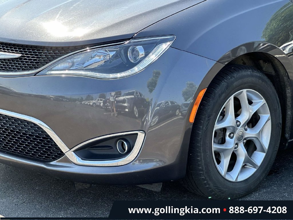 Used 2020 Chrysler Pacifica Limited FWD image 6