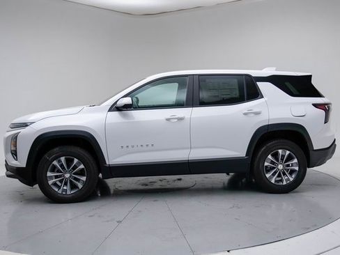 New 2026 Chevrolet Equinox LT w/ Convenience Package II image 3