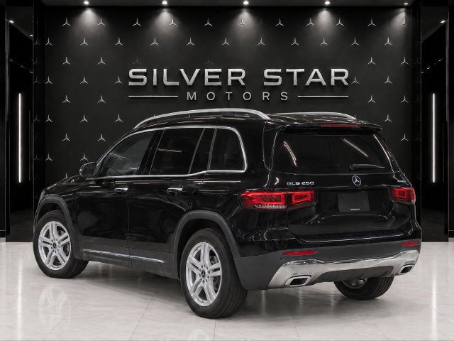 Used 2023 Mercedes-Benz GLB 250 4MATIC image 4