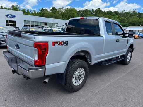 Used 2017 Ford F250 XL w/ STX Appearance Package AWD/4WD image 8