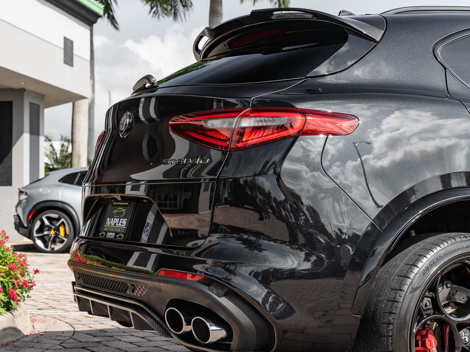 Used 2022 Alfa Romeo Stelvio Quadrifoglio w/ Active Assist Plus Package AWD/4WD image 17
