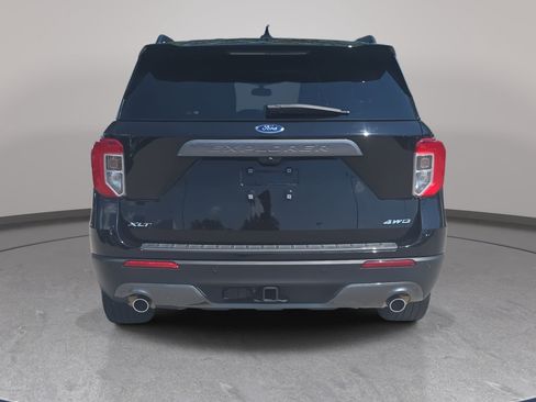 Used 2023 Ford Explorer XLT w/ Equipment Group 202A AWD/4WD image 6