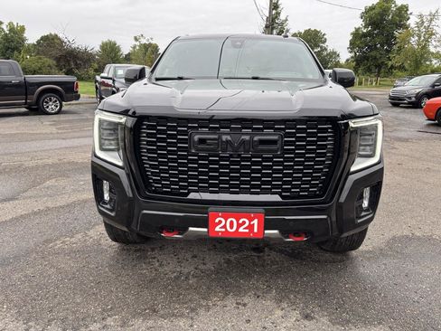 Used 2021 GMC Yukon XL AT4 w/ Technology Package AWD/4WD image 8
