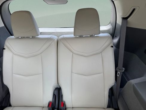 Used 2024 Cadillac XT6 Premium Luxury FWD image 12