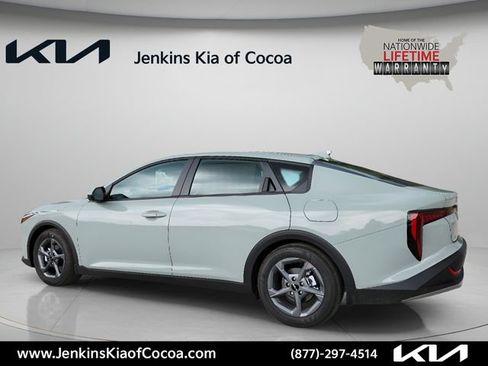 New 2026 Kia K4 FWD image 8