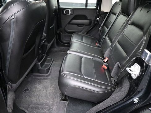 Used 2023 Jeep Wrangler Unlimited Sahara w/ Cold Weather Group image 16