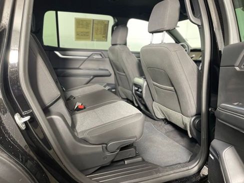 Used 2025 GMC Acadia Elevation image 12