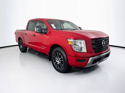 Used 2022 Nissan Titan SV w/ SV Convenience Package RWD image 9