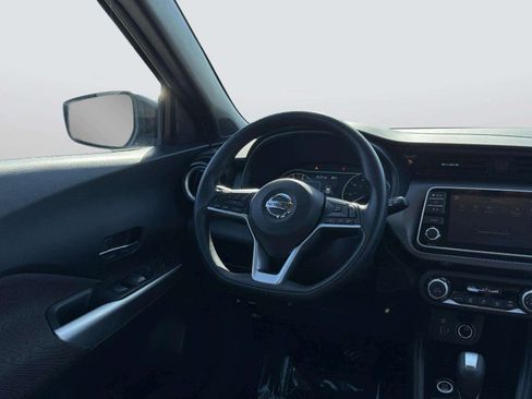 Used 2020 Nissan Kicks SV FWD image 16