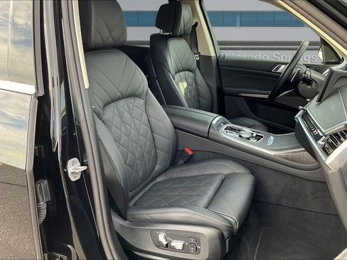 Used 2025 BMW X7 xDrive40i AWD/4WD image 29