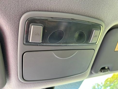 Used 2002 Hyundai Elantra GLS FWD image 26