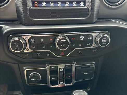 Used 2022 Jeep Wrangler Unlimited Sport AWD/4WD image 14