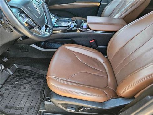 Used 2022 Lincoln Nautilus Reserve w/ Equipment Group 201A image 17