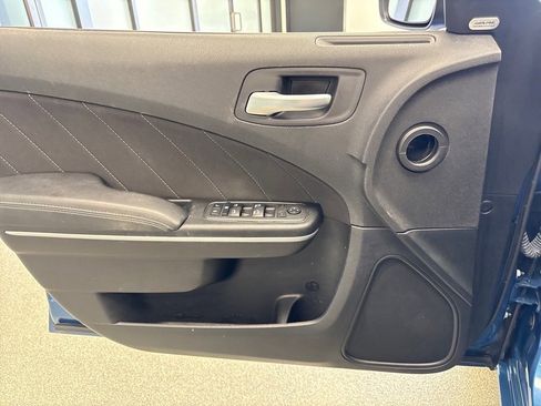 Used 2022 Dodge Charger SXT image 11