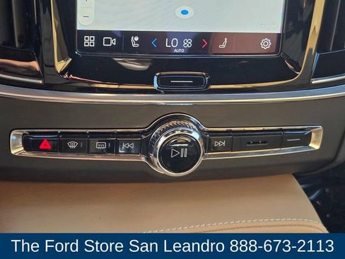 Used 2022 Volvo S90 B6 Inscription w/ Advanced Package image 21