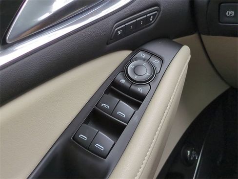 Used 2019 Buick Enclave Premium w/ Experience Buick Package image 25