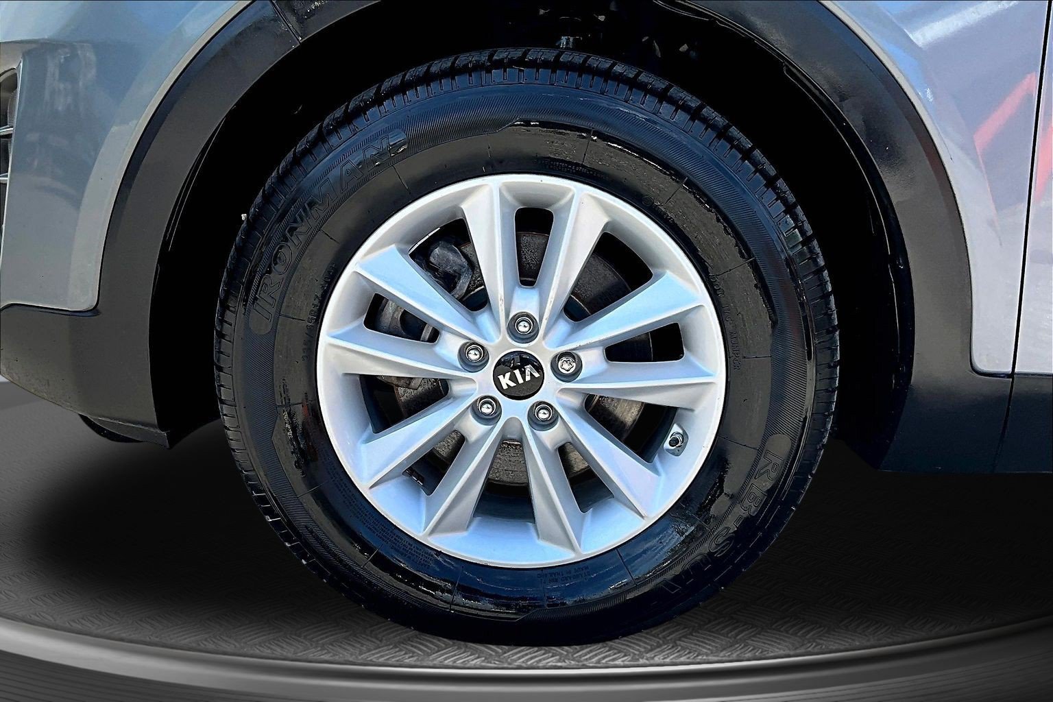 Used 2020 Kia Sorento LX FWD image 31
