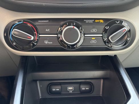 Used 2022 Kia Soul LX w/ Technology Package FWD image 14