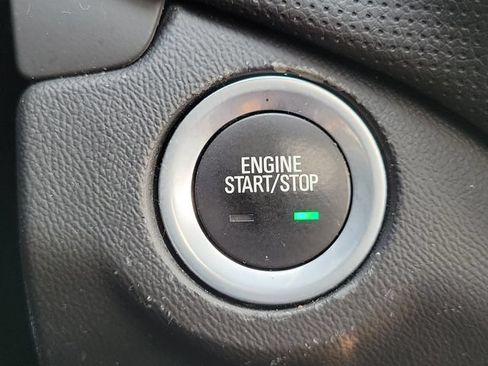 Used 2018 Chevrolet Equinox Premier FWD image 19