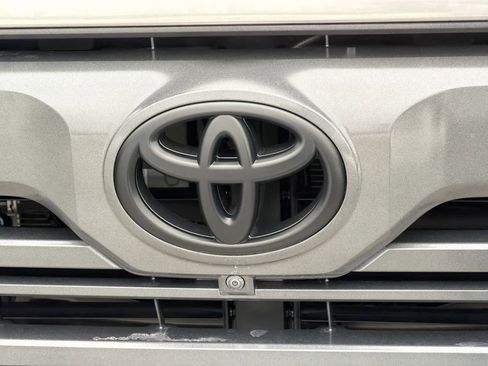 Used 2022 Toyota Tundra Limited image 12