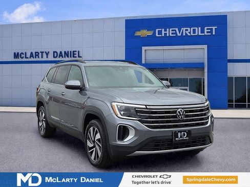 Used 2025 Volkswagen Atlas SE AWD/4WD image 1