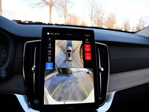 Certified 2025 Volvo XC90 B5 Plus image 13