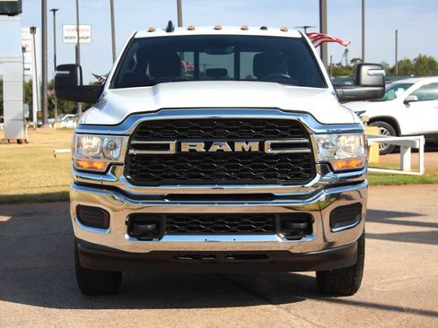 Used 2024 RAM 2500 Tradesman w/ Chrome Appearance Group AWD/4WD image 3