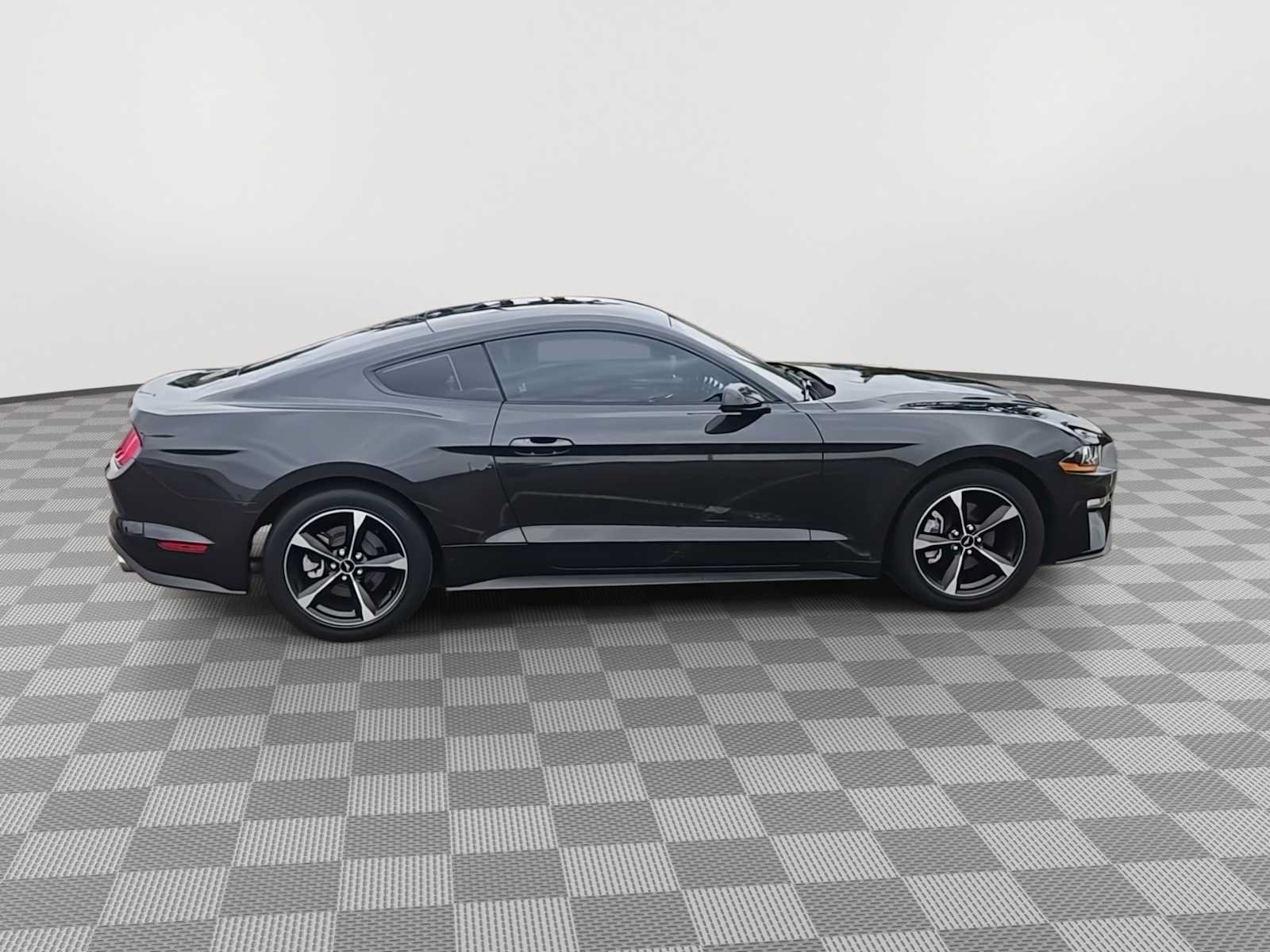 Used 2023 Ford Mustang Coupe RWD image 9