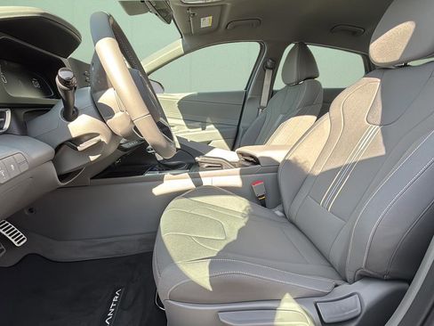 Certified 2025 Hyundai Elantra Sport image 26