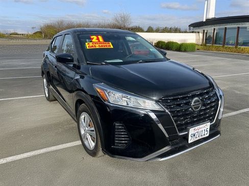 Used 2021 Nissan Kicks S image 22