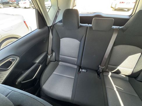 Used 2025 Kia Soul LX w/ LX Technology Package FWD image 37
