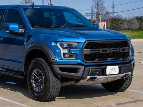 Used 2019 Ford F150 Raptor w/ Equipment Group 802A Luxury image 6