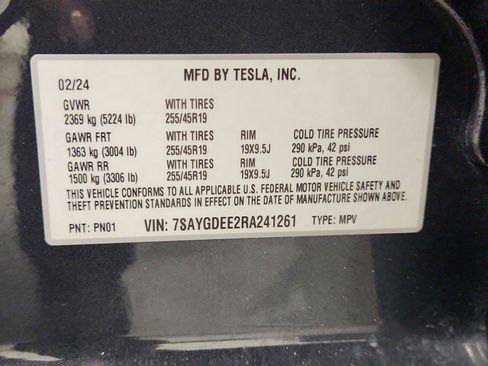 Used 2024 Tesla Model Y Long Range AWD/4WD image 33