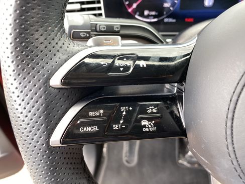 Used 2024 Mercedes-Benz GLS 450 4MATIC image 31