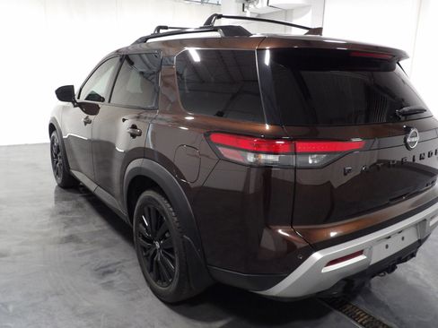 Used 2022 Nissan Pathfinder SL w/ SL Premium Package image 8