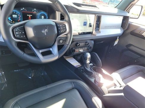 New 2025 Ford Bronco Outer Banks w/ Sasquatch Package image 34