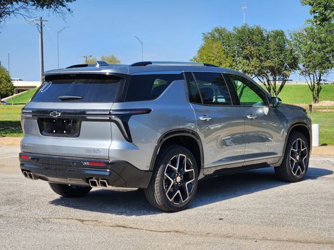 New 2026 Chevrolet Traverse High Country w/ LPO, Floor Liner Package image 4
