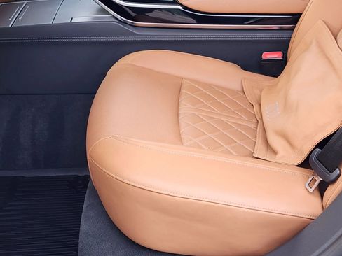 Used 2023 Audi S8 Sedan 4D image 29