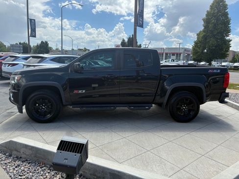 Used 2017 Chevrolet Colorado Z71 w/ Z71 Midnight Edition AWD/4WD image 8