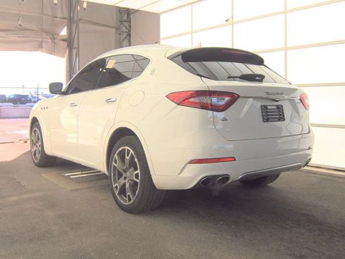 Used 2018 Maserati Levante GranLusso image 6