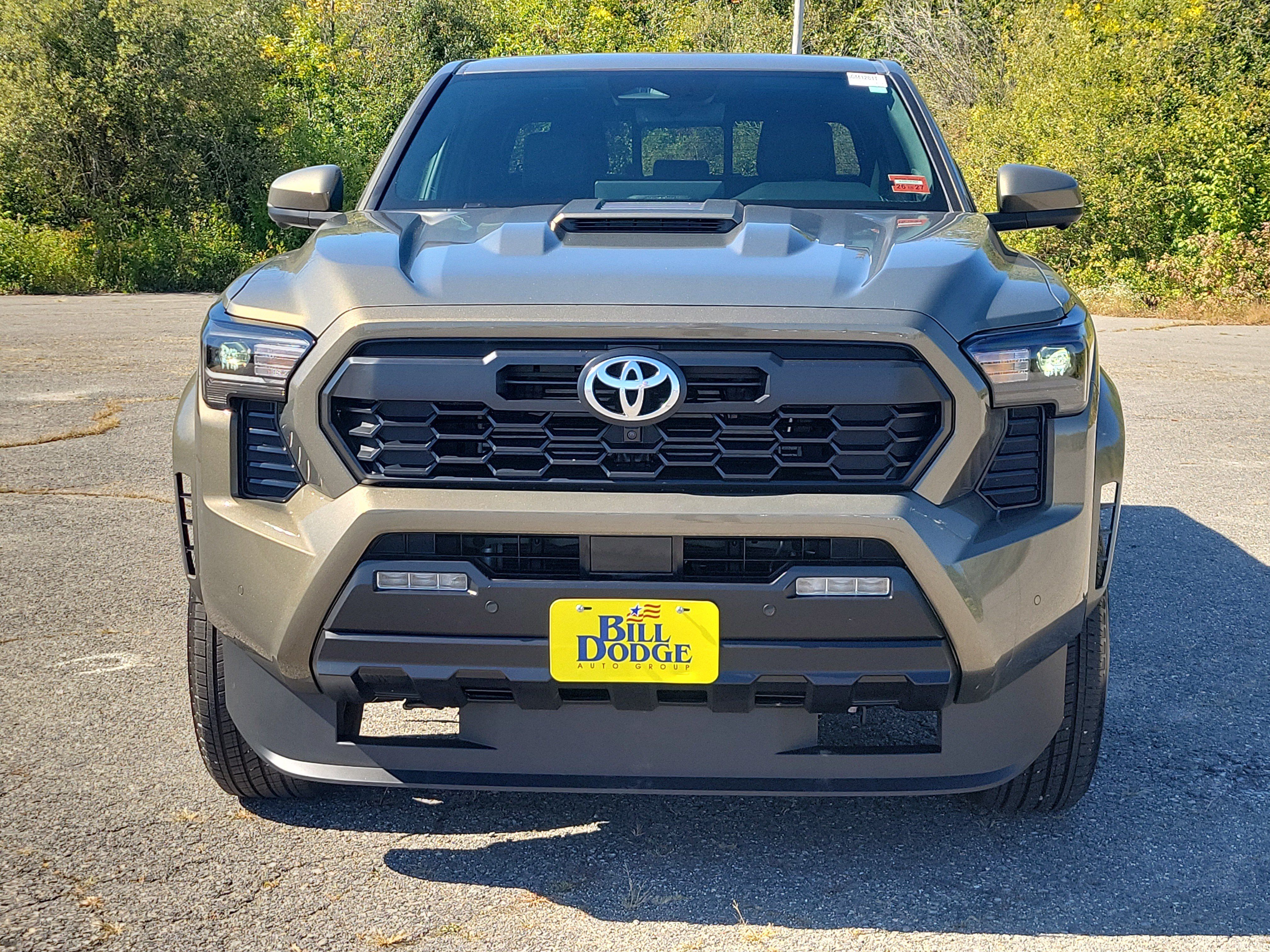 Used 2024 Toyota Tacoma TRD Sport w/ TRD Sport Premium Package AWD/4WD image 2