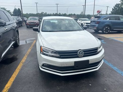 Used 2016 Volkswagen Jetta Sport FWD image 6