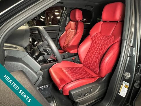 Used 2024 Audi SQ5 Premium Plus w/ Premium Plus Package image 3