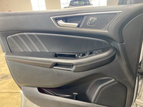 Used 2015 Ford Edge Sport image 15