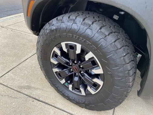 Used 2023 Nissan Frontier PRO-4X w/ Pro Convenience Package image 24