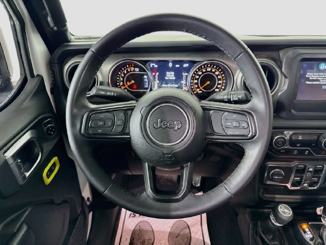 Used 2023 Jeep Gladiator Sport AWD/4WD image 11