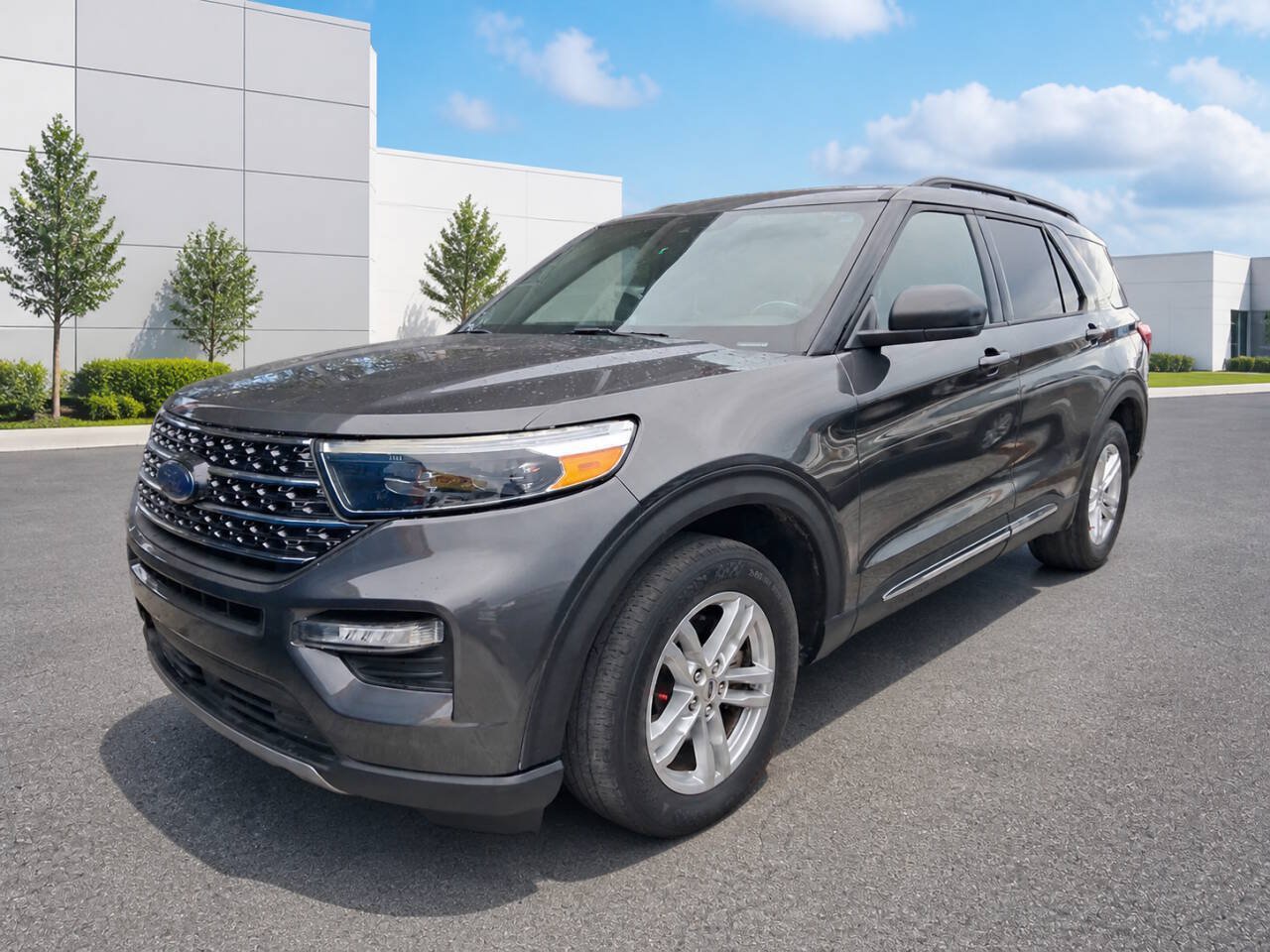 Used 2020 Ford Explorer XLT w/ Equipment Group 202A RWD image 1