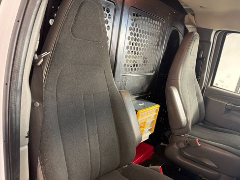 Used 2020 Chevrolet Express 2500 w/ Driver Convenience Package RWD image 18